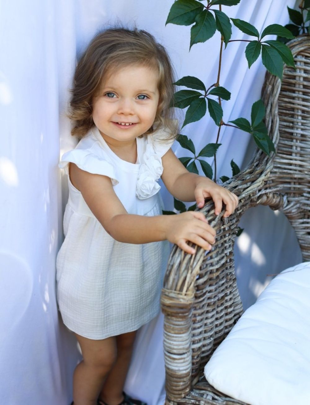 Sukienka dziewczęca z krótkim rękawem, biała, Marika