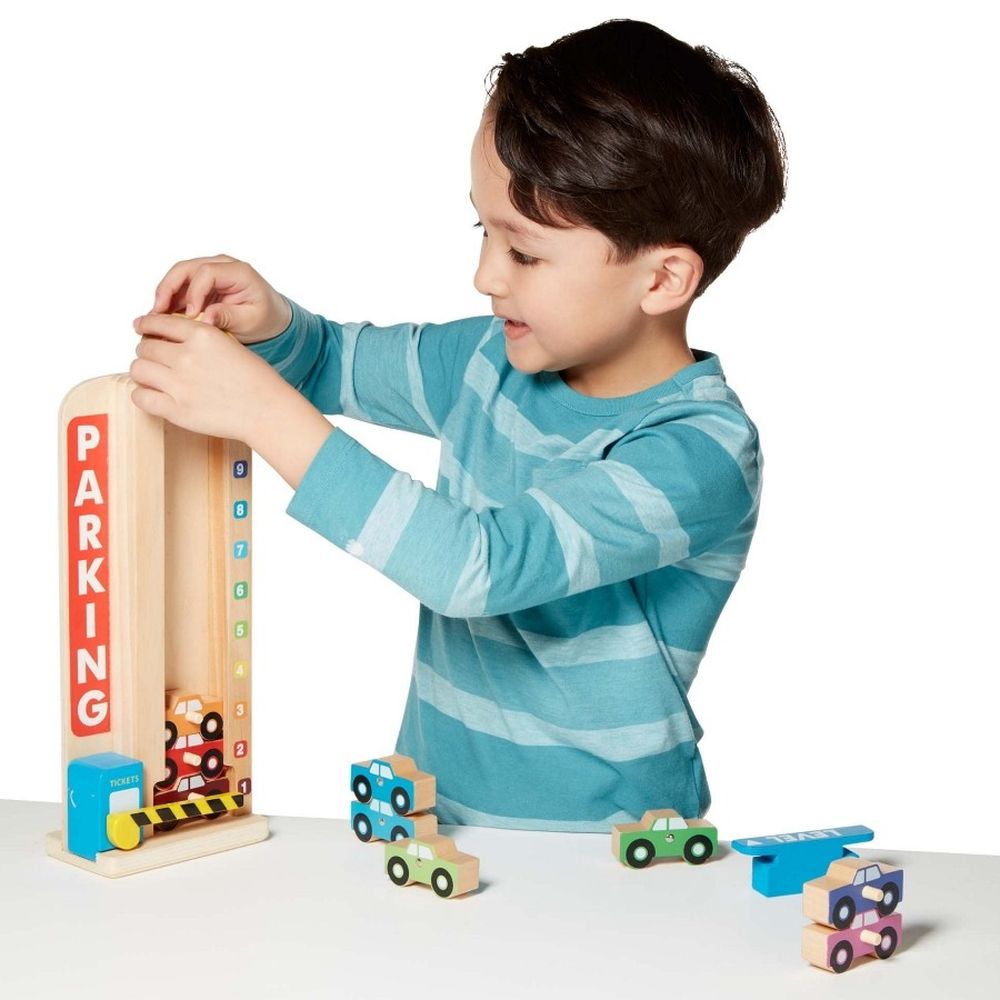 Melissa & Doug, drewniany parking i 10 samochodów, zestaw