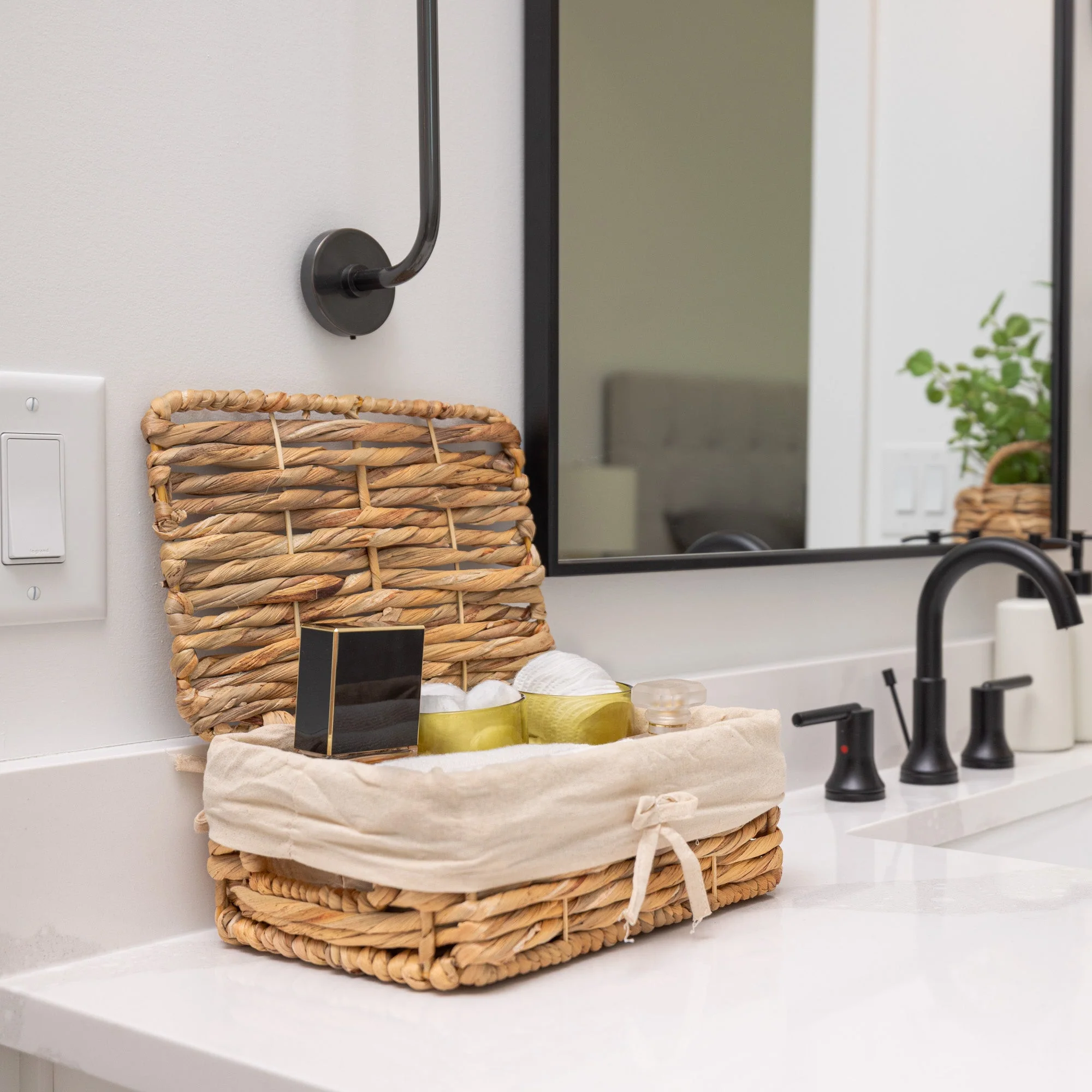 Nesting Rectangular Woven Baskets with Lid and Linen Lining, Set of 3