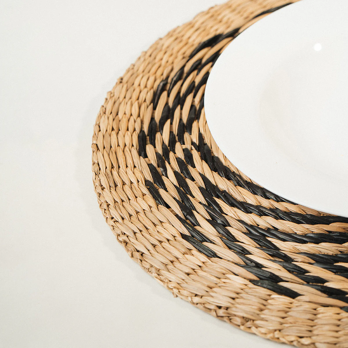 Black Swirl Seagrass Woven Placemat Set Of 6