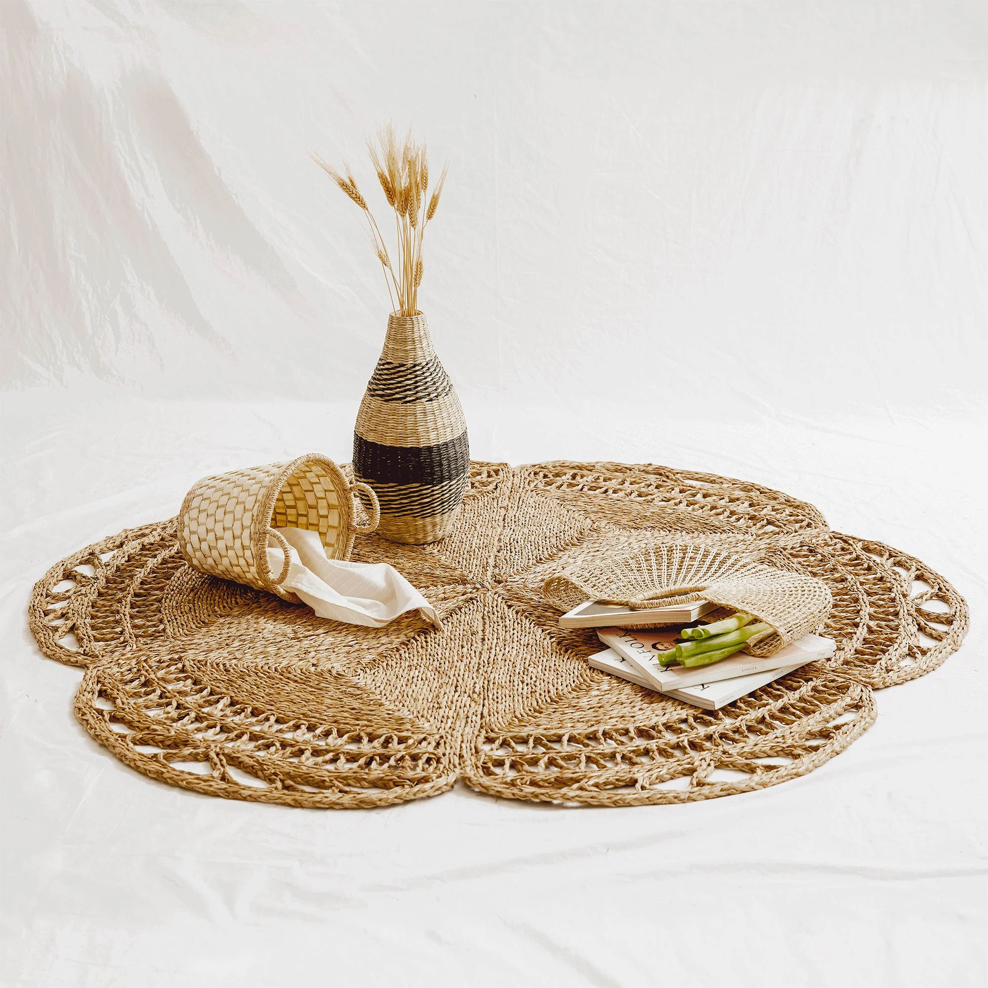 Handwoven Seagrass Rug - Flower Design