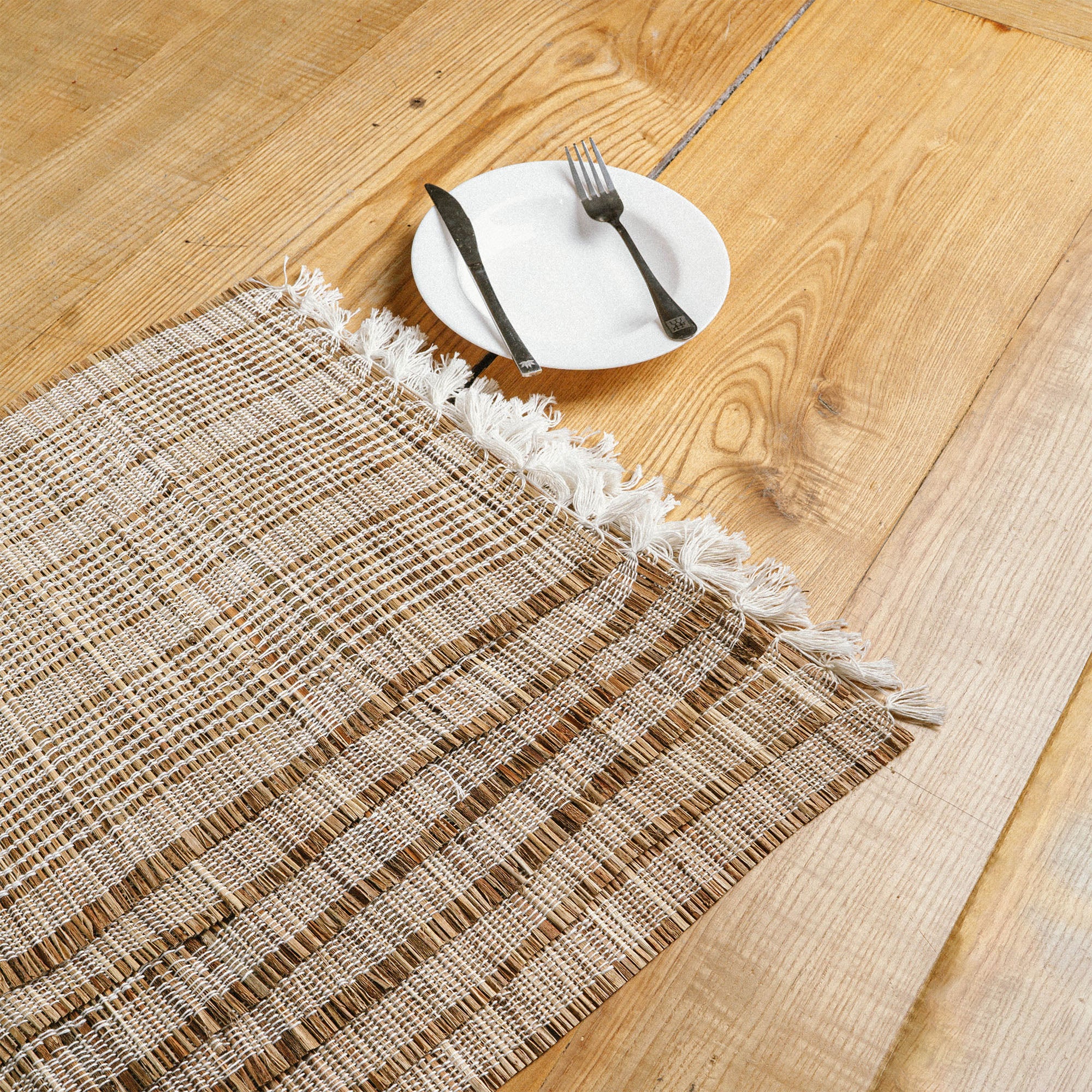 Rectangular White Stripe Seagrass Placemats Set