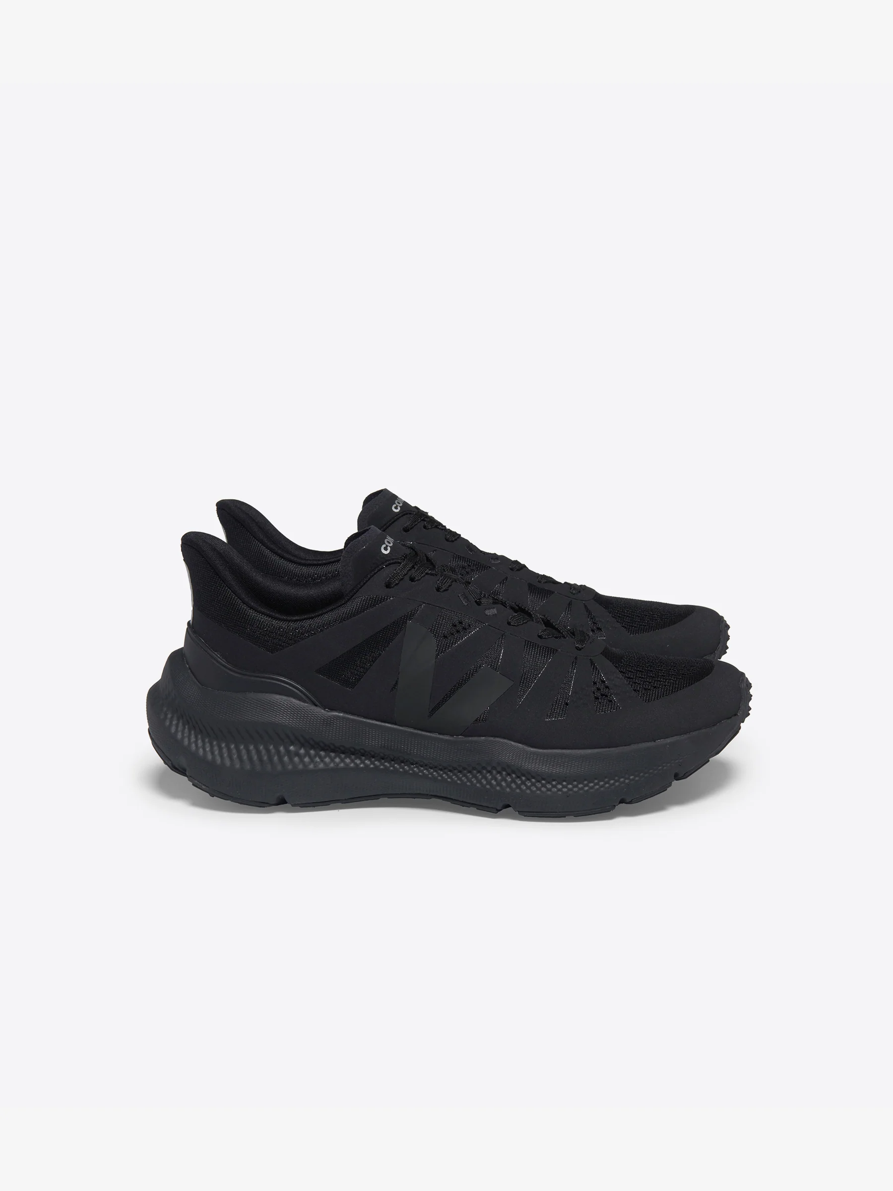 Condor 3 Engineered-Mesh Full Black Sneaker