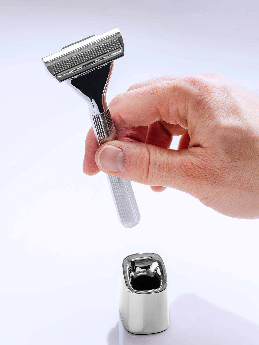 The Single Edge Max Razor Stand