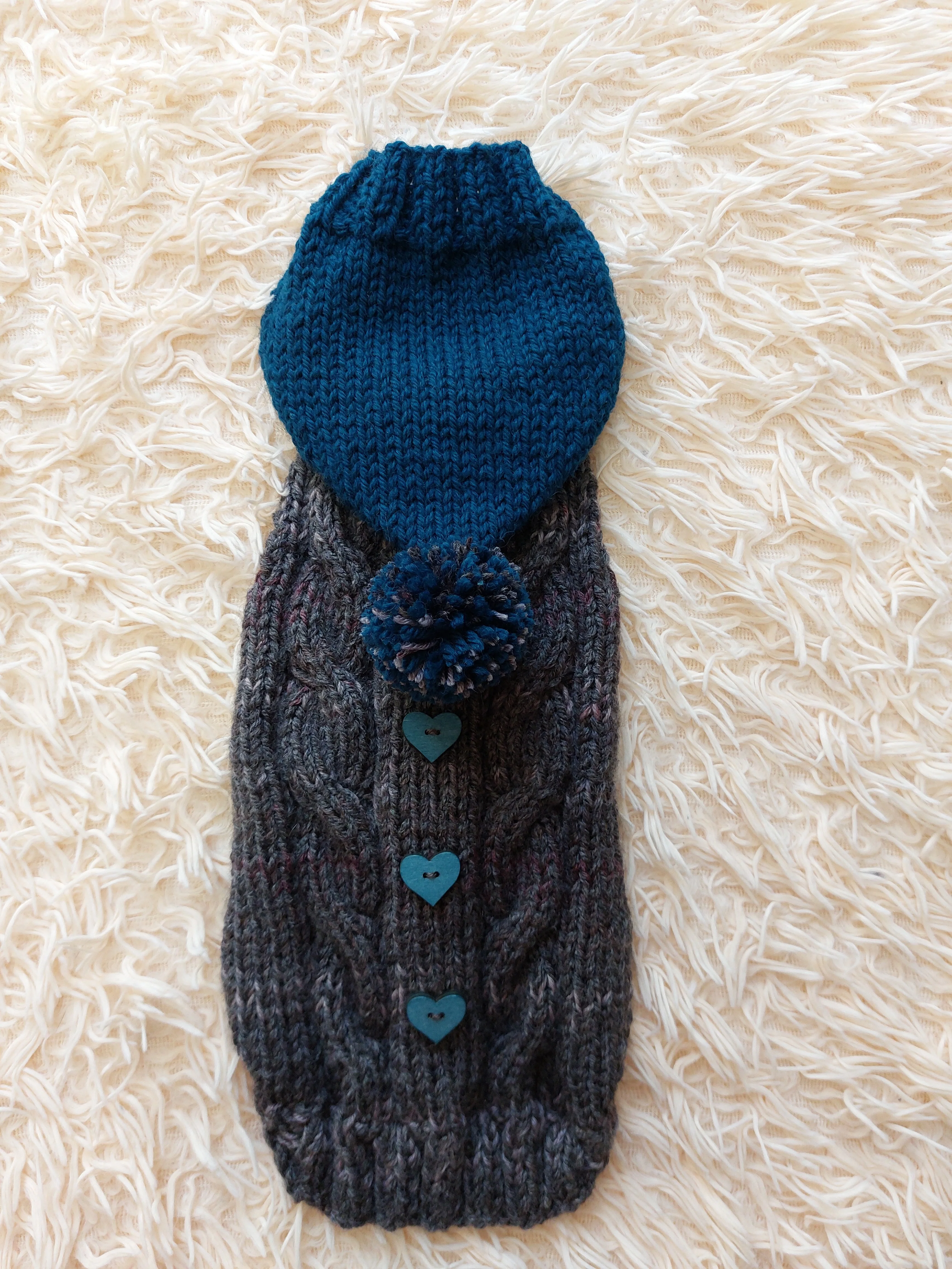 Pet clothes hoodie with hearts,Knitted hoodie for dog, hoodie for miniature dachshund