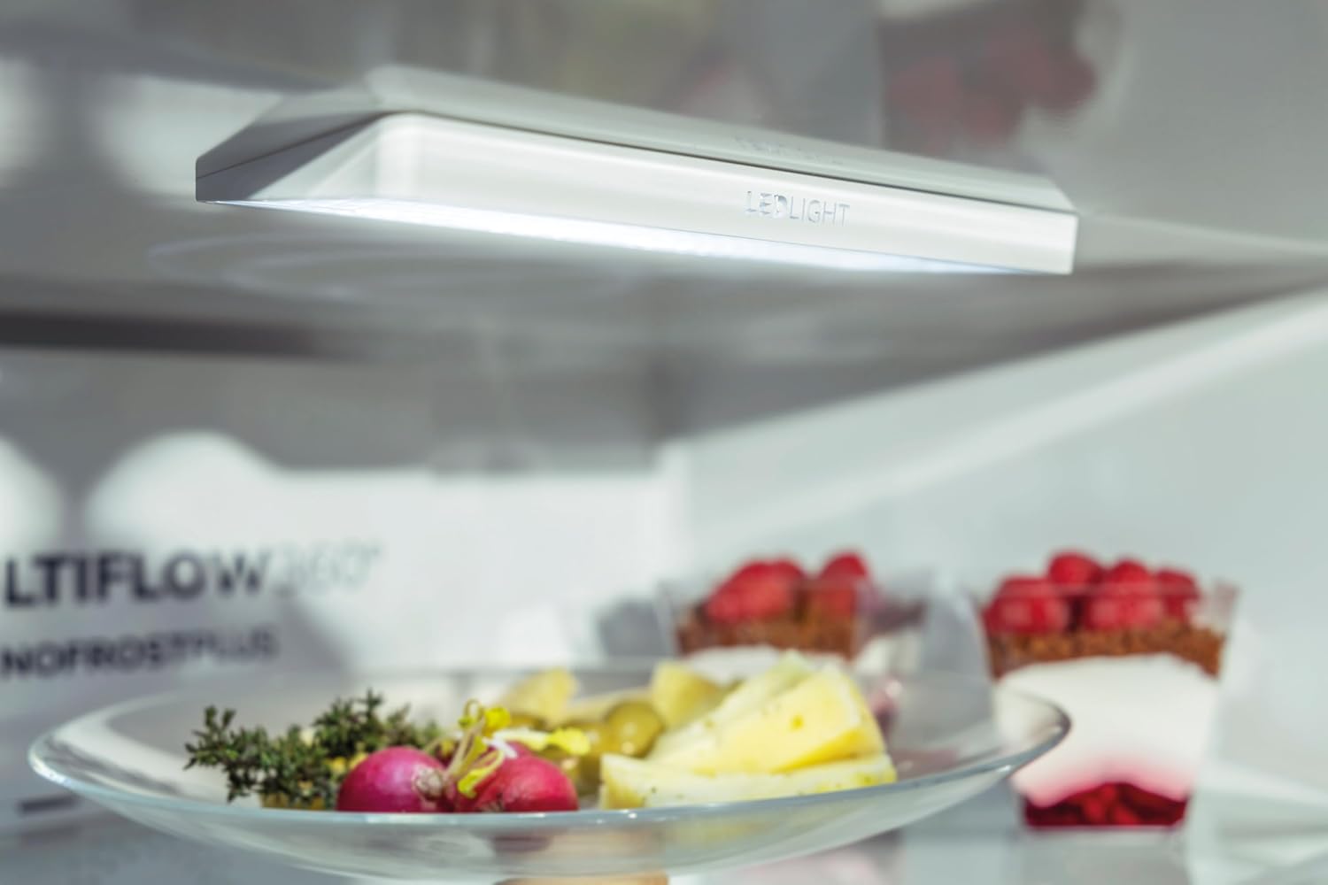 Gorenje N 619EAXL4 Kühl-Gefrier-Kombination/ LED Display/ 186 cm/ 300 l/ NoFrostPLus/ Gemüsefach mit Feuchteregler/ FastFreeze/ edelstahl