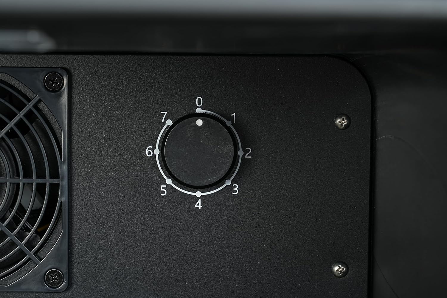 METRO Professional Mini-Kühlschrank GPC1088, 88 L, 1.052 kWh/24h, 3 Edelstahl-Drahtböden, schwarz