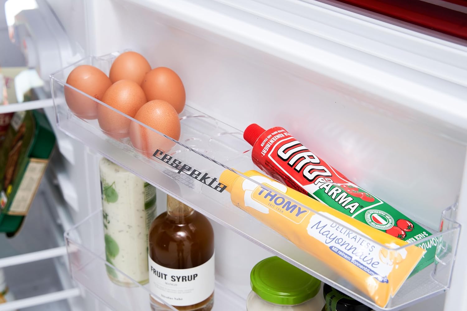 Respekta Retro-Kühlschrank mit Gefrierfach/in schwarz / 145 x 54 cm / 213 L Nutzinhalt/verstellbare Füße/automatisches Abtauverfahren/Schnellgefrierfunktion / KS144VS