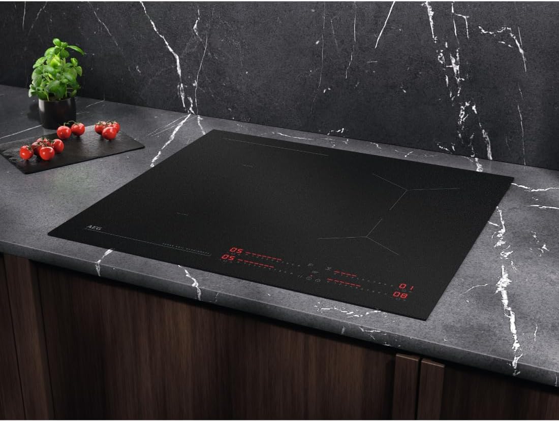 AEG IKE84441XB Autarkes Kochfeld / Herdplatte mit Touchscreen, Topferkennung & Hob²Hood-Funktion / Induktionskochplatte / 4 Kochzonen / Edelstahlrahmen / 80 cm Schwarz