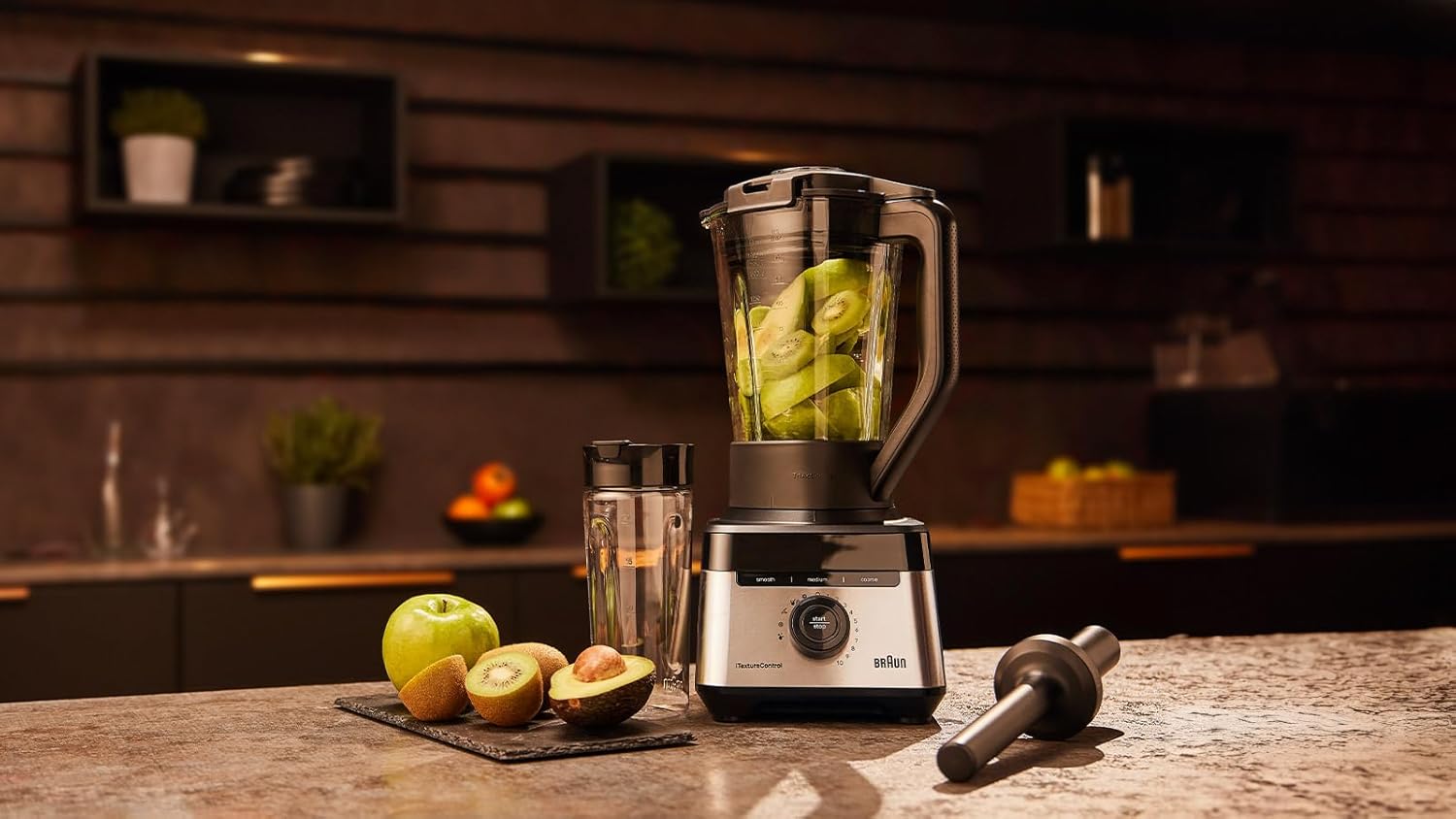 Braun PowerBlend 9 JB9040 Hochleistungsmixer – Mixer mit Tritan-Krug, 18 Mixprogramme, 10 Geschwindigkeiten + Pulsfunktion, Heißsuppenfunktion, Reinigungsprogramm, Ausguss, 1600 W, Schwarz