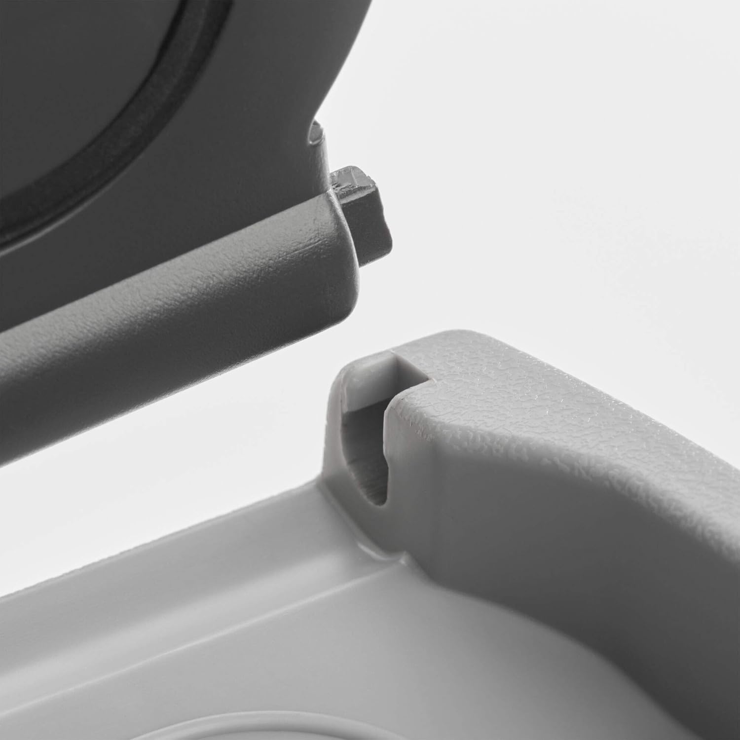 DOMETIC CoolFreeze CDF 36, tragbare elektrische Kompressor-Kühlbox/Gefrierbox, 31 Liter, 12/24 V für Auto, LKW oder Boot mit Batteriewächter, Grau