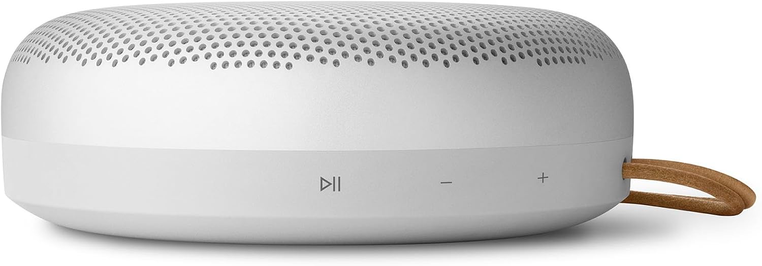 Bang & Olufsen Beosound A1 (2. Gen) – Kabelloser tragbarer IP67 wasserdichter Bluetooth-Lautsprecher mit 360-Grad-Sound, Alexa Voice Assistant & Speakerphone, 18 h Akkulaufzeit - Black Anthracite