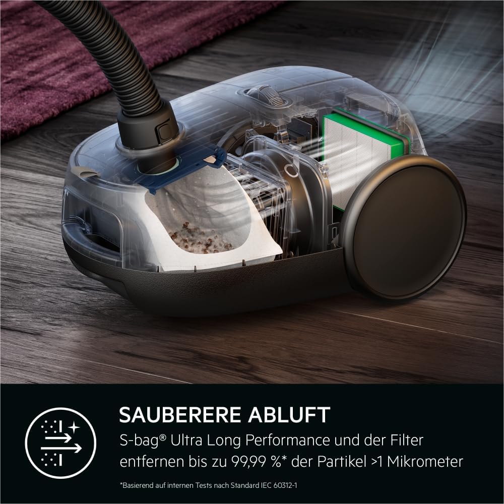 AEG CLEAN 6000 AB61C2DB Staubsauger mit Beutel / hohe Saugleistung / inkl. Polsterdüse / 50 % Recyclingkunststoff / ideal für Haustierbesitzer / Reinigen von Polstern / 12 m Kabel / 750 W / Blau