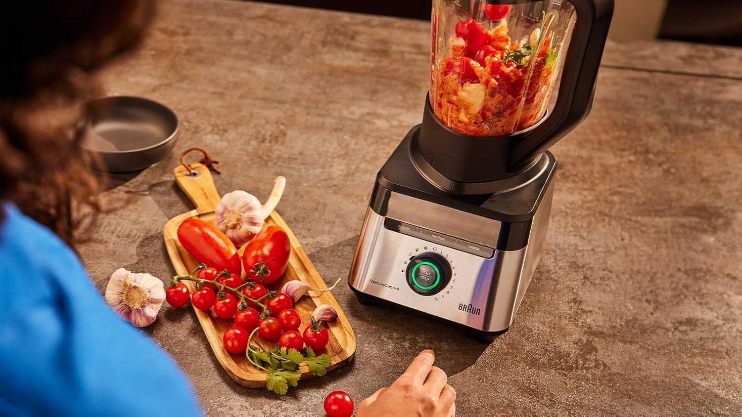 Braun PowerBlend 9 JB9040 Hochleistungsmixer – Mixer mit Tritan-Krug, 18 Mixprogramme, 10 Geschwindigkeiten + Pulsfunktion, Heißsuppenfunktion, Reinigungsprogramm, Ausguss, 1600 W, Schwarz