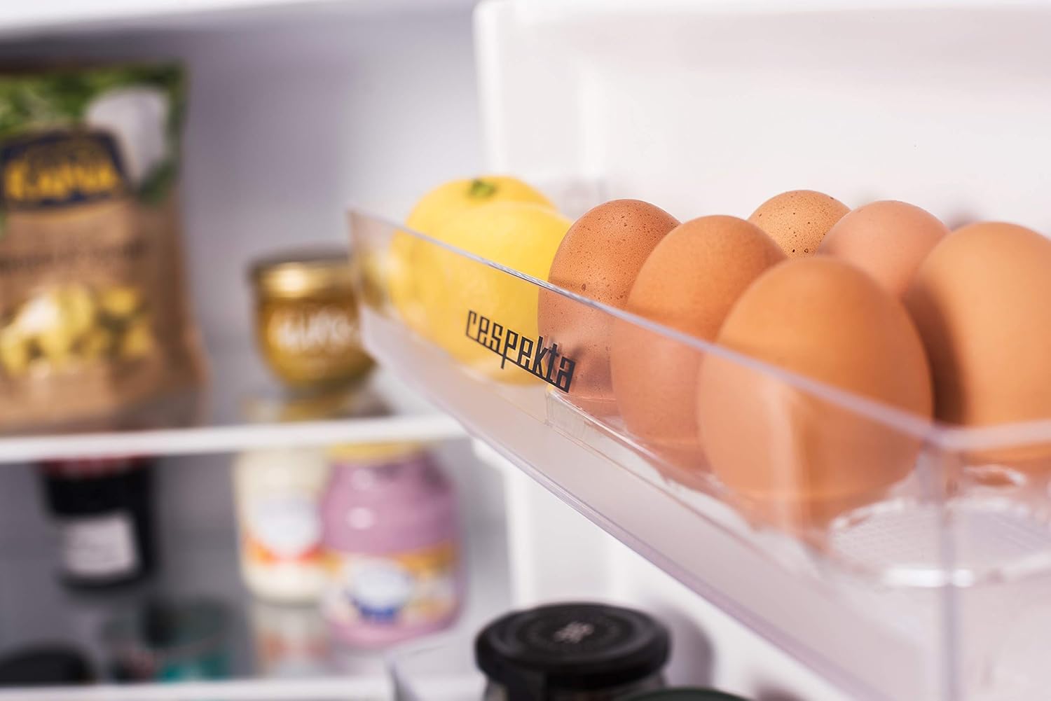 Respekta Retro-Kühlschrank mit Gefrierfach/in schwarz / 145 x 54 cm / 213 L Nutzinhalt/verstellbare Füße/automatisches Abtauverfahren/Schnellgefrierfunktion / KS144VS