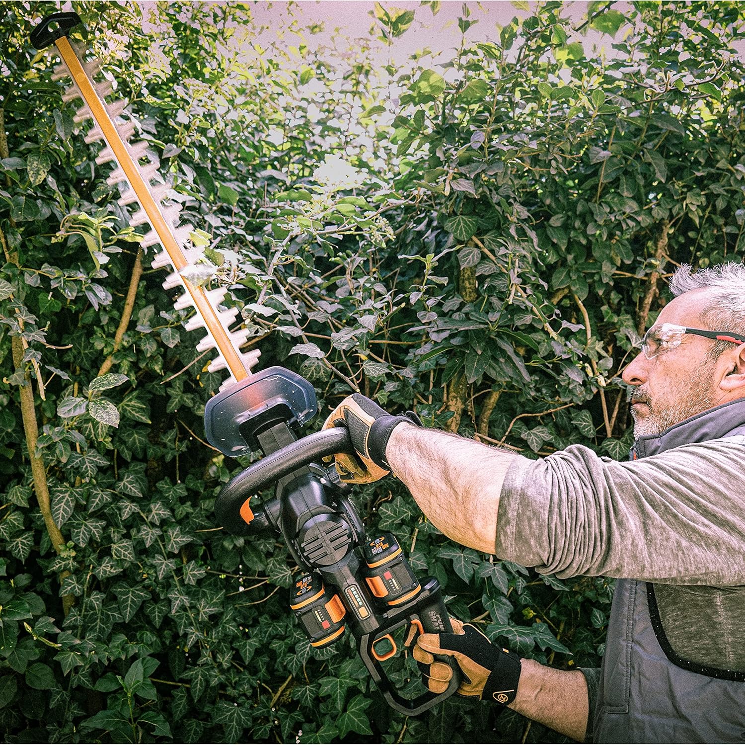 WORX WG286E.9 Nitro Profi Akku Heckenschere 40V – präziser Schnitt auch bei schwierigen Winkeln – leistungsstarker bürstenloser Motor – 58cm Schnittlänge – 27mm Zahnabstand – ohne Akku & Ladegerät