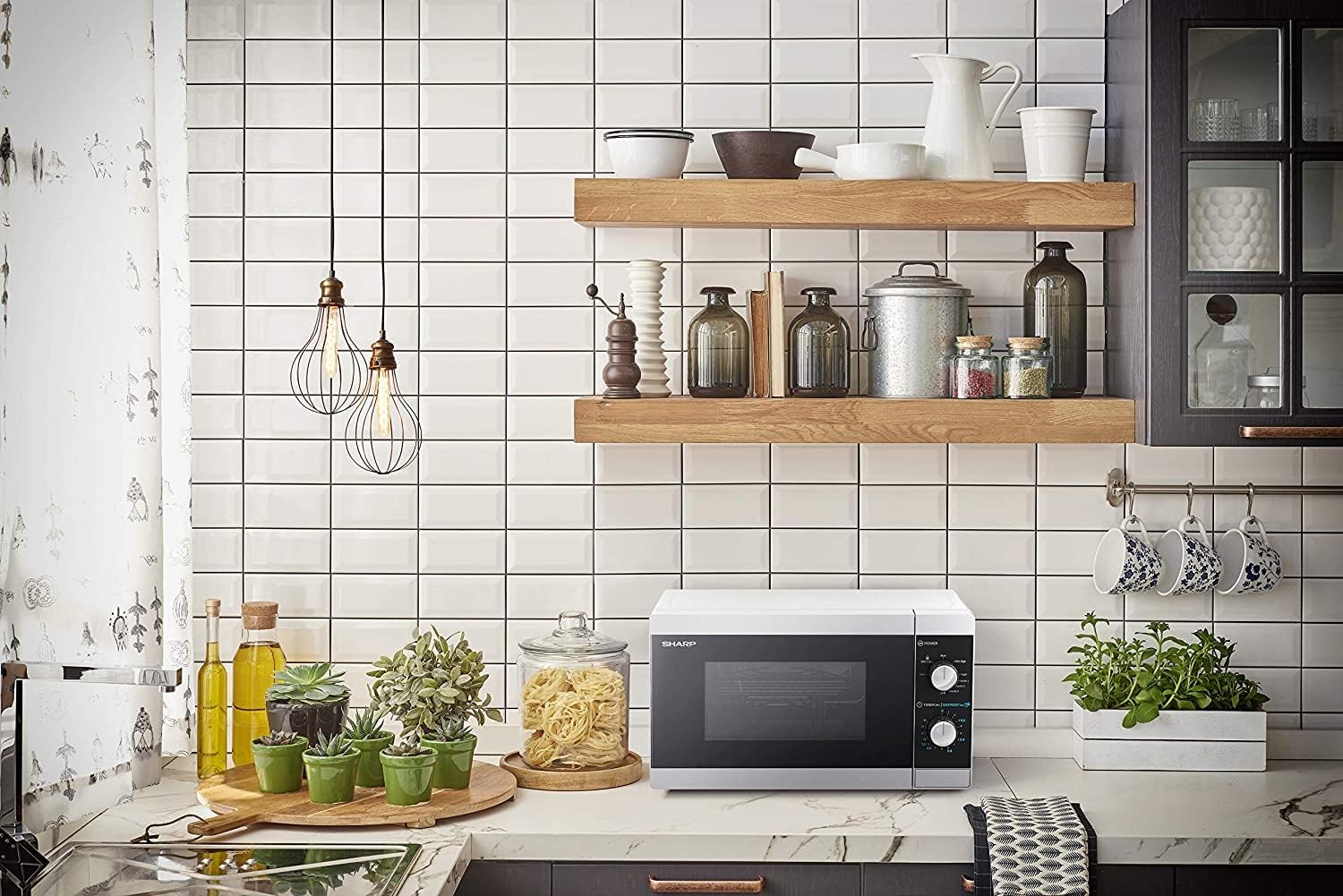 SHARP MG81ES Mikrowelle mit Grill (Mikrowelle: 900W, Grill: 1100W, 11 Leistungsstufen, Auftaufunktion, Abmessungen: 512x300x396cm, Emaille-Keramik-Garraum mit antibakteriellen Eigenschaften), silber