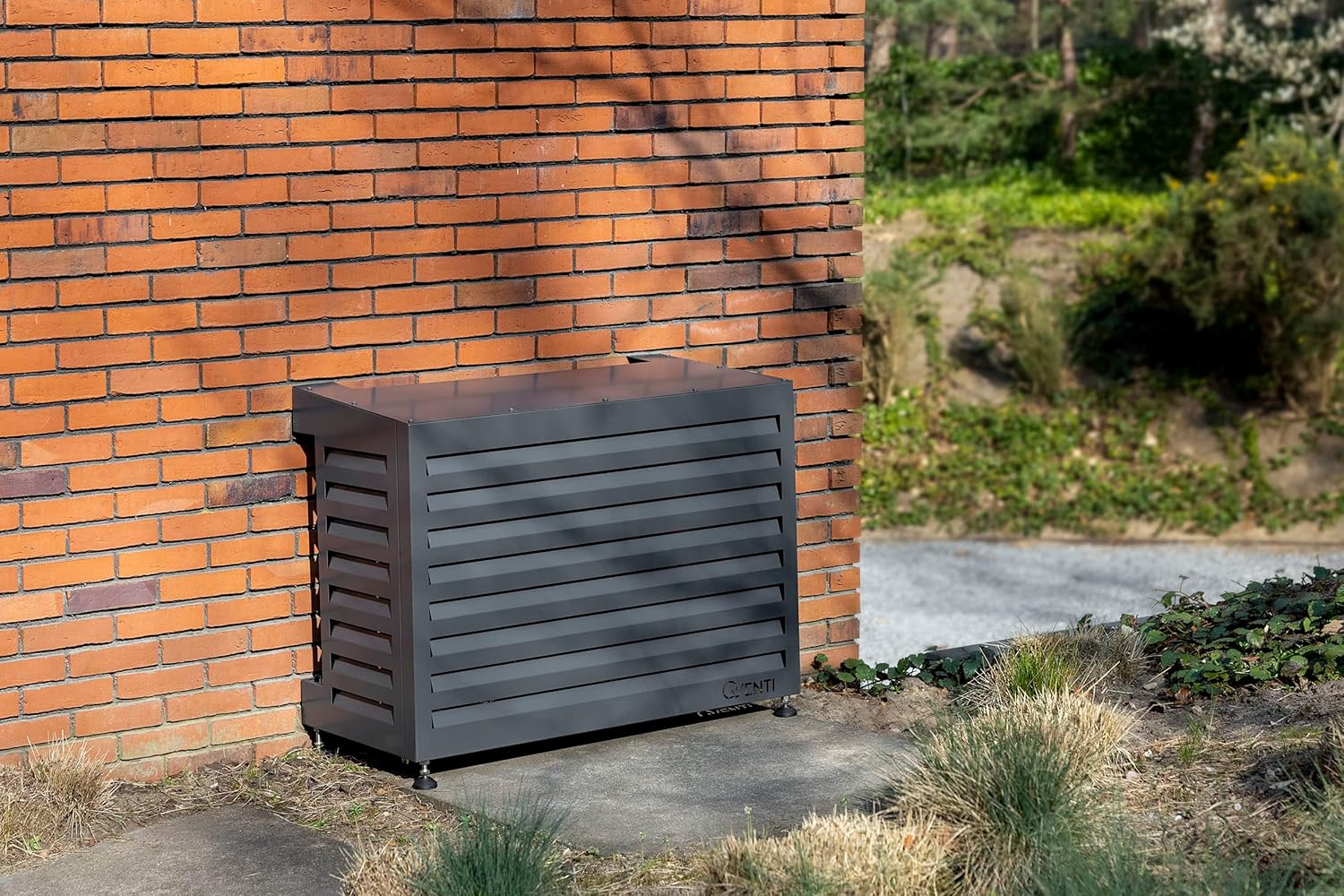 Qventi Abdeckung für Klimaanlage - Anthrazit/Grau - Aluminium - Schutzgitter - Verkleidung - Einfache Montage - Größe S - Außenmaße (LxBxH): 100 x 50 x 75 cm