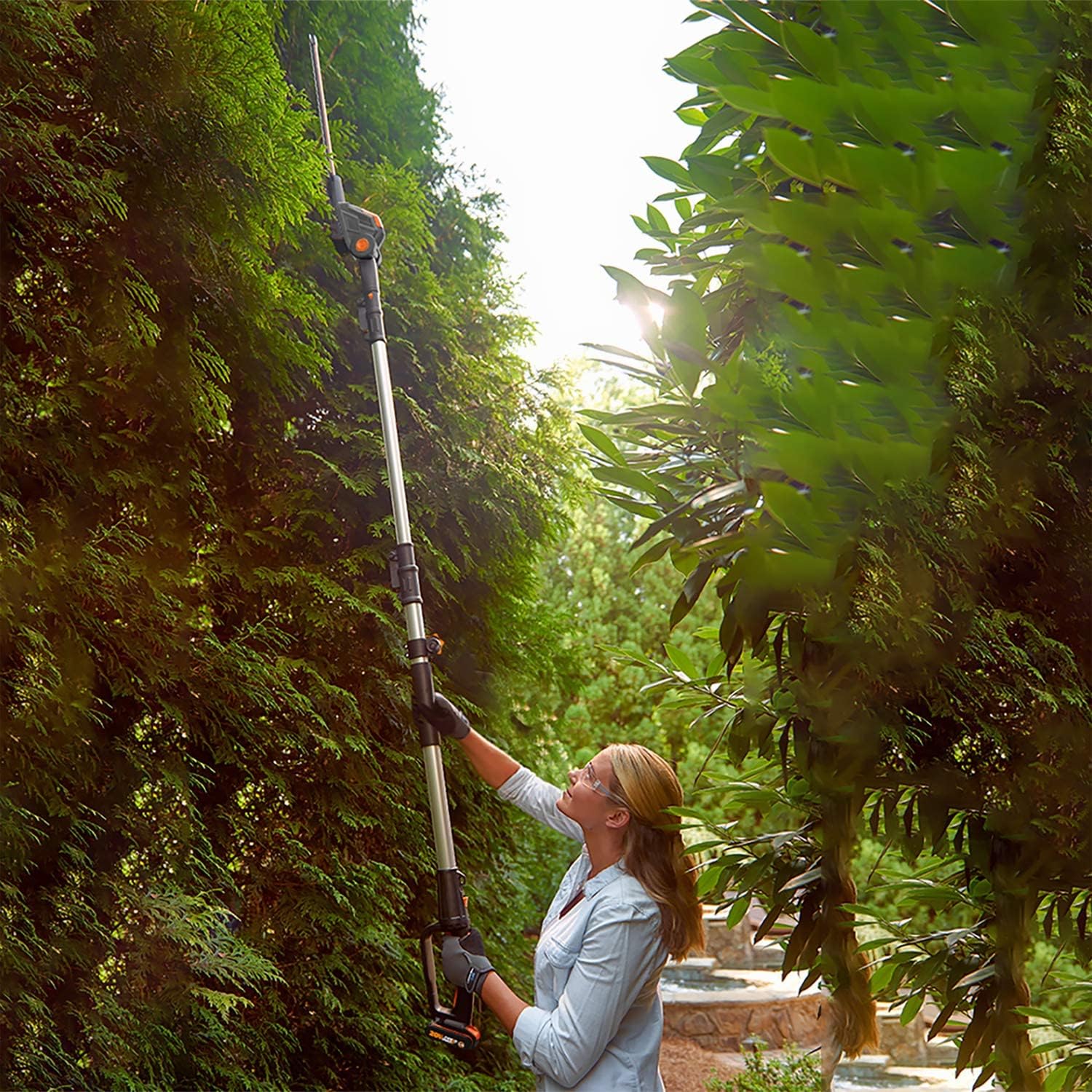 Worx 18V (20V MAX) Akku Teleskop Heckenschere & Hochentaster WG908E: PowerShare, 2,0 Ah Akku, Dual-Schnittklingen, automatische Kettenspannung, automatische Ölschmierung, inkl. Schnellladegerät