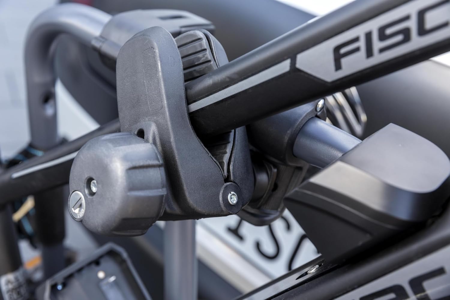 Fischer Kupplungs-Fahrradträger ProlineEvo 2, für 2 Fahrräder bis 60kg Nutzlast, E-Bike geeignet, vormontiert, abschließbar, faltbar