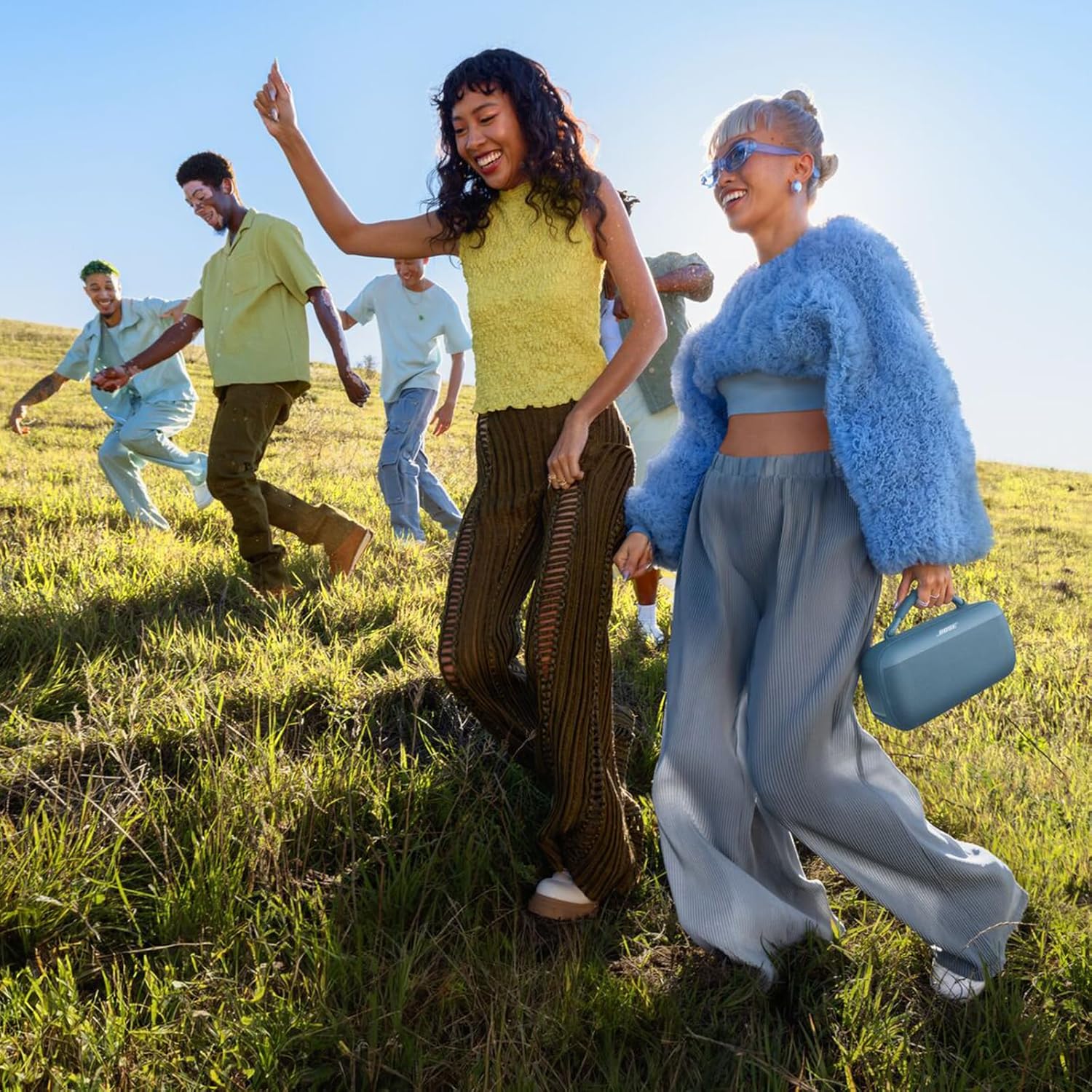 Bose Tragbarer SoundLink Max Lautsprecher, großer, wasserdichter Bluetooth-Lautsprecher, bis zu 20 Stunden Akkulaufzeit, USB-C, integrierter 3,5 mm AUX-Eingang, Schwarz