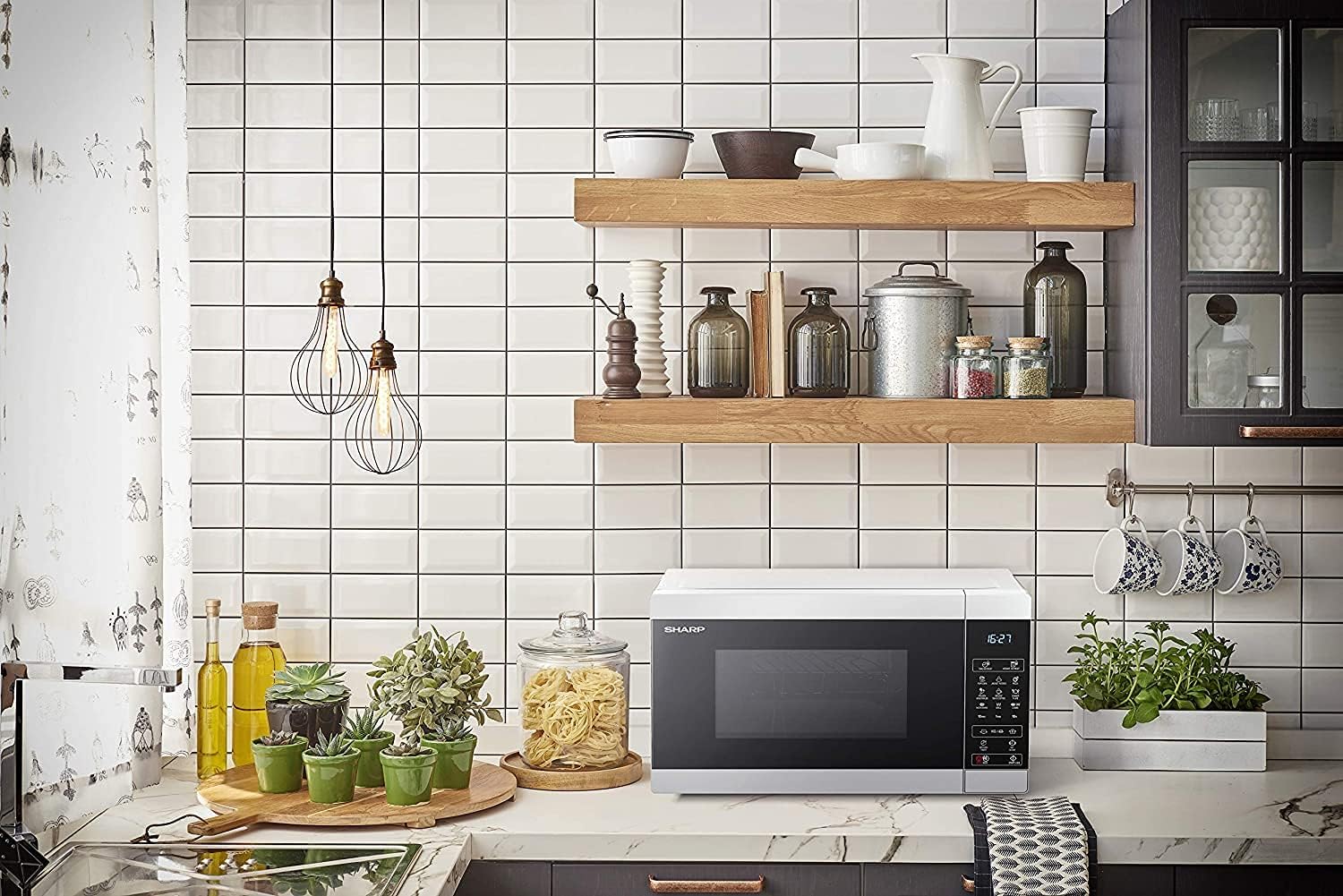 SHARP MG81ES Mikrowelle mit Grill (Mikrowelle: 900W, Grill: 1100W, 11 Leistungsstufen, Auftaufunktion, Abmessungen: 512x300x396cm, Emaille-Keramik-Garraum mit antibakteriellen Eigenschaften), silber