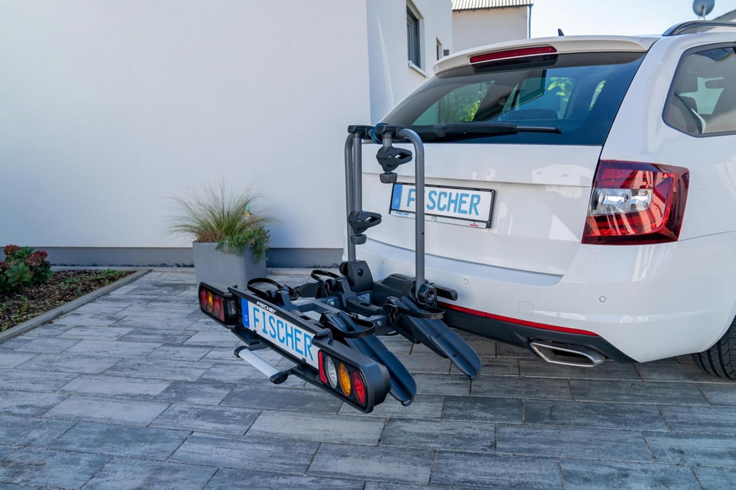 Fischer Kupplungs-Fahrradträger ProlineEvo 2, für 2 Fahrräder bis 60kg Nutzlast, E-Bike geeignet, vormontiert, abschließbar, faltbar