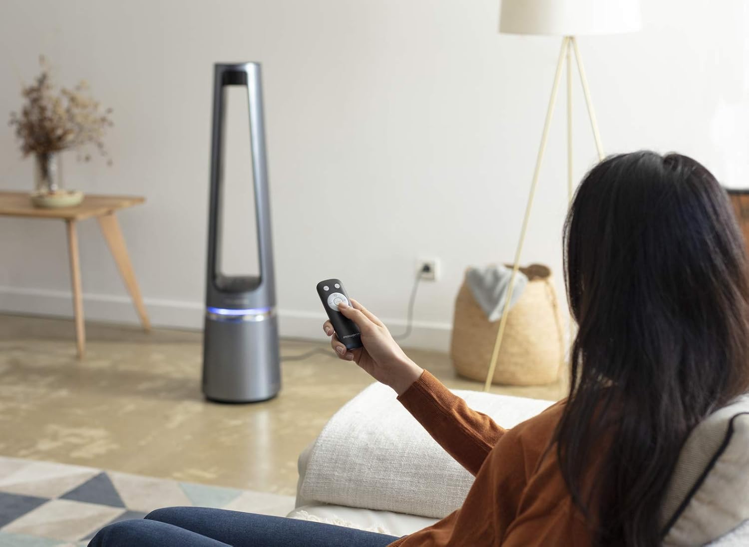 Rowenta QU5062 Eclipse 3in1 Luftreiniger | Heizlüfter | Ventilator | filtert 99,9% der Partikel | für 30 m2 Raumgre | schnelle Heizung bis zu 35°C | automatischer Tag- und Nachtmodus | Schwarz/Grau