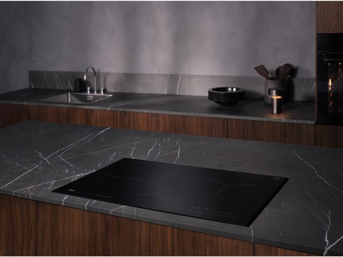 AEG IKE84441XB Autarkes Kochfeld / Herdplatte mit Touchscreen, Topferkennung & Hob²Hood-Funktion / Induktionskochplatte / 4 Kochzonen / Edelstahlrahmen / 80 cm Schwarz