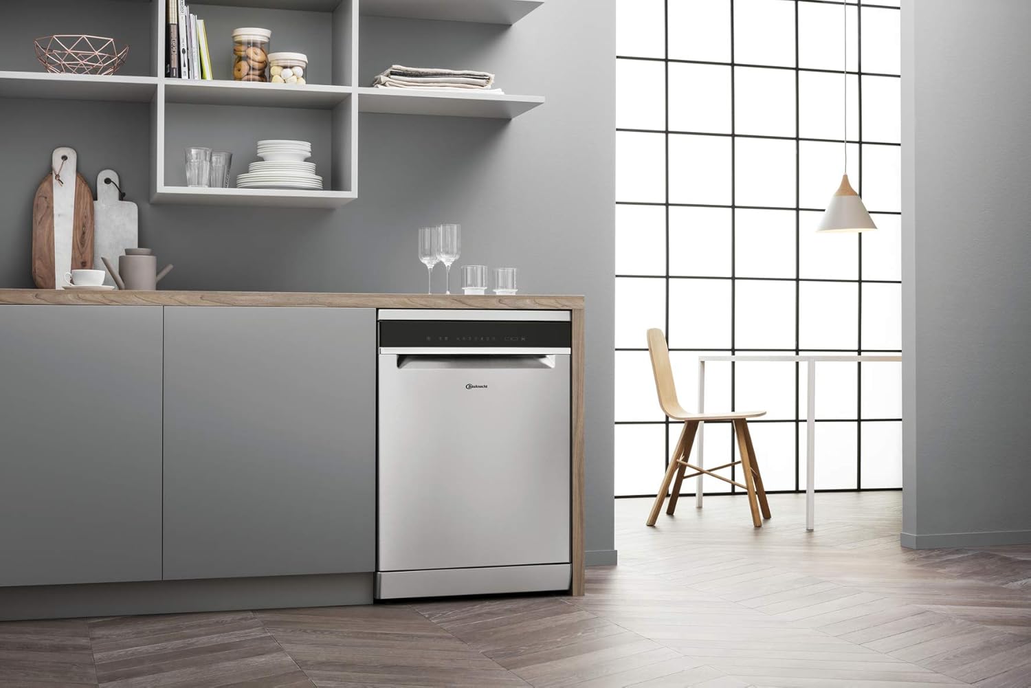 Bauknecht B7F HP43 XA Freistehender Geschirrspüler/ 60 CM/ 15 Maßgedecke/PowerClean Pro-Effektive Hochdruckdüsen/Natural Dry-Automatische Türoffnung-Bessere Trocknung/Maxi Space-Mehr Innenraum