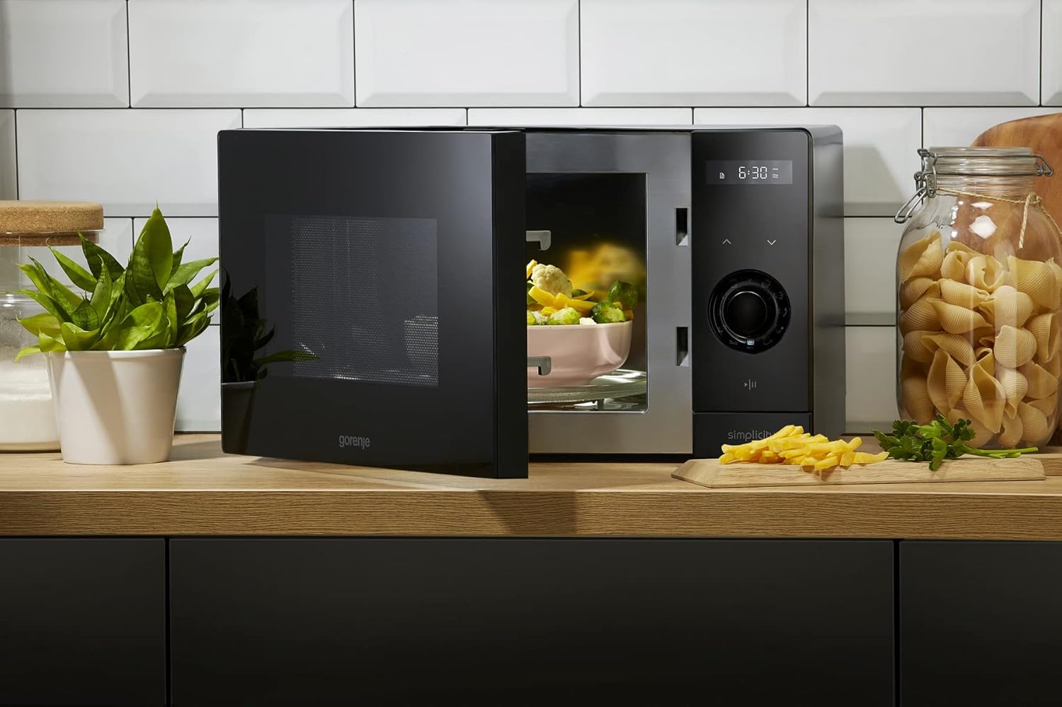 Gorenje MO 20 A3X Mikrowelle/ ChildLock/ AquaClean/ TouchControl/ SmartDisplay/Auftaufunktion/ 11 Automatikprogramme/ 5 Leistungsstufen/ 20l/ 800 W/ Edelstahl