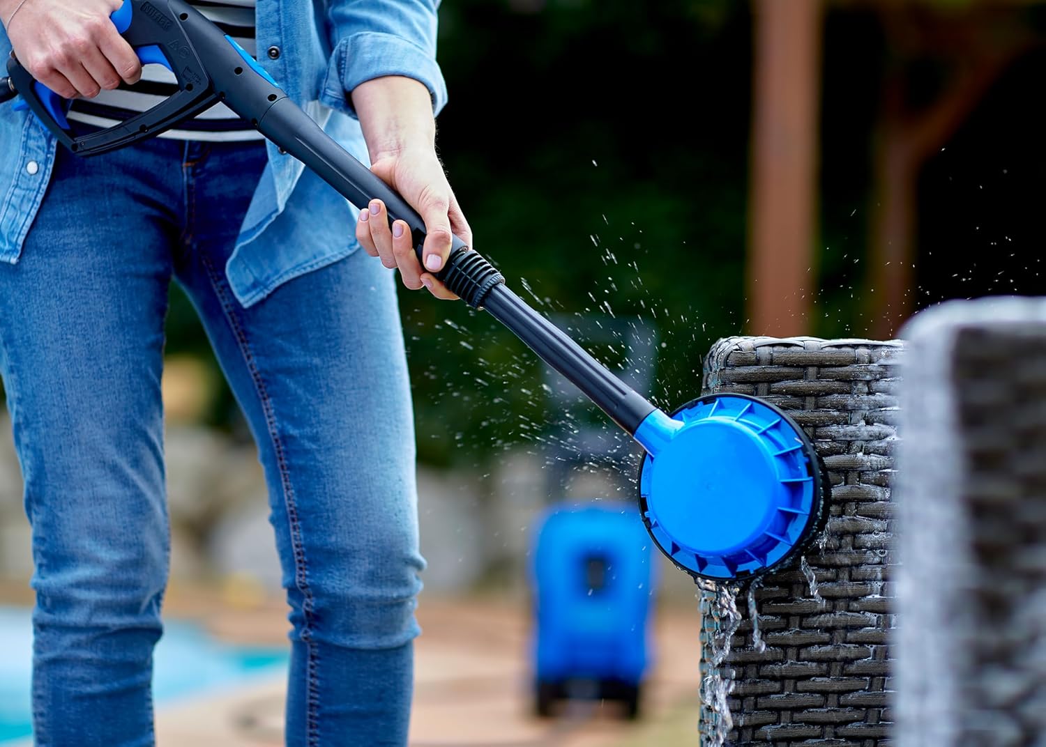 Nilfisk bar Hochdruckreiniger mit Induktionsmotor (inkl. Patio Cleaner Flächenreiniger und rotierende Bürste) E145.4-9 blau