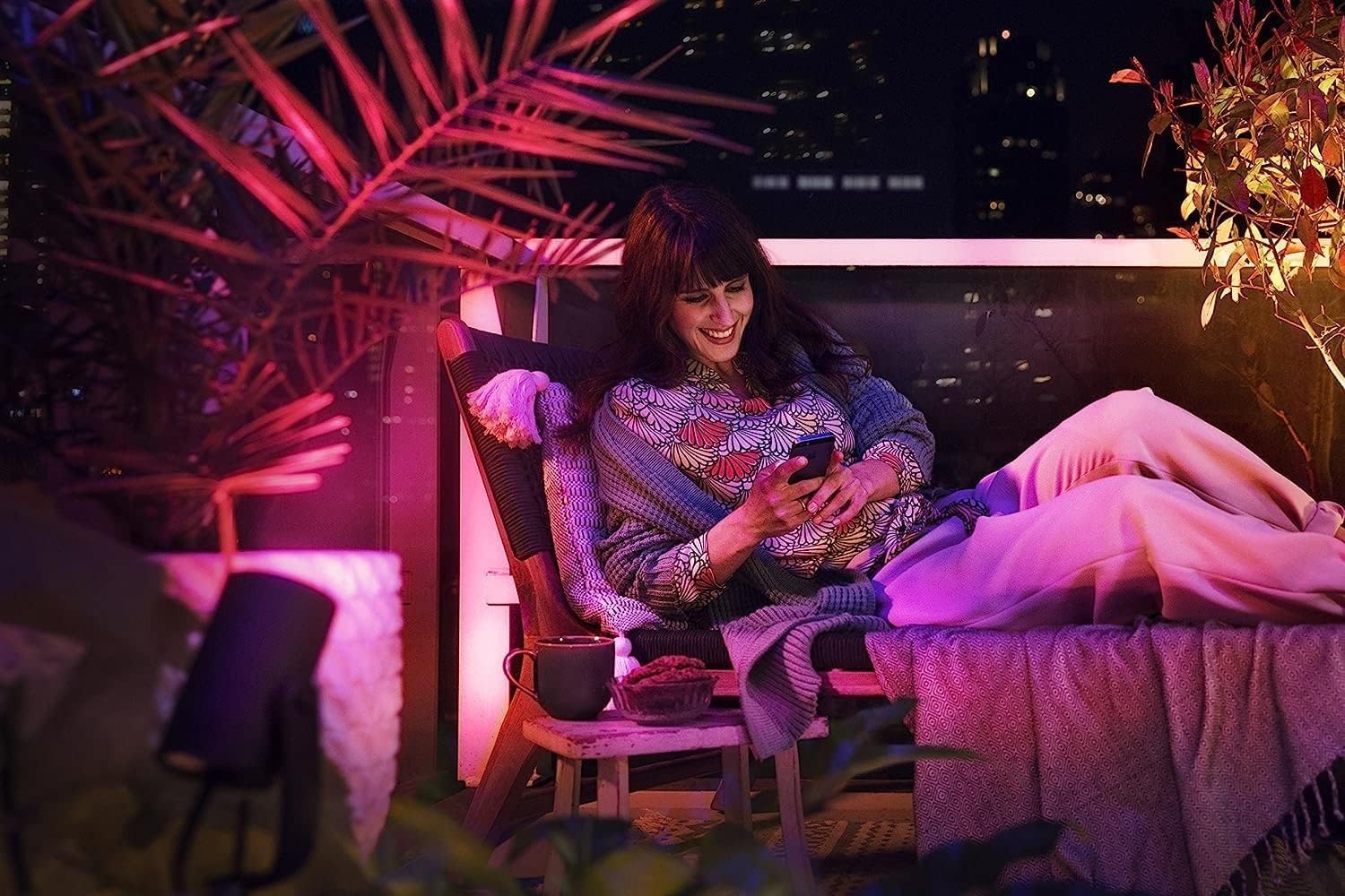 Philips Hue White & Color Ambiance Lily Gartenspot [nur Erweiterung], erfordert Hue Bridge + Base Kit (separat erhältlich), funktioniert mit Alexa, Google Assistant und Apple Homekit