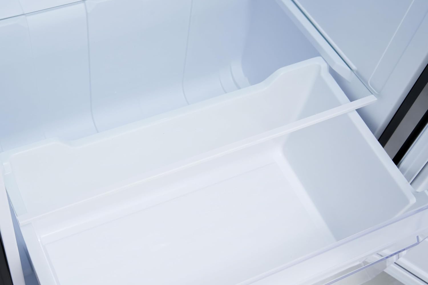 Respekta Retro-Kühlschrank mit Gefrierfach/in schwarz / 145 x 54 cm / 213 L Nutzinhalt/verstellbare Füße/automatisches Abtauverfahren/Schnellgefrierfunktion / KS144VS