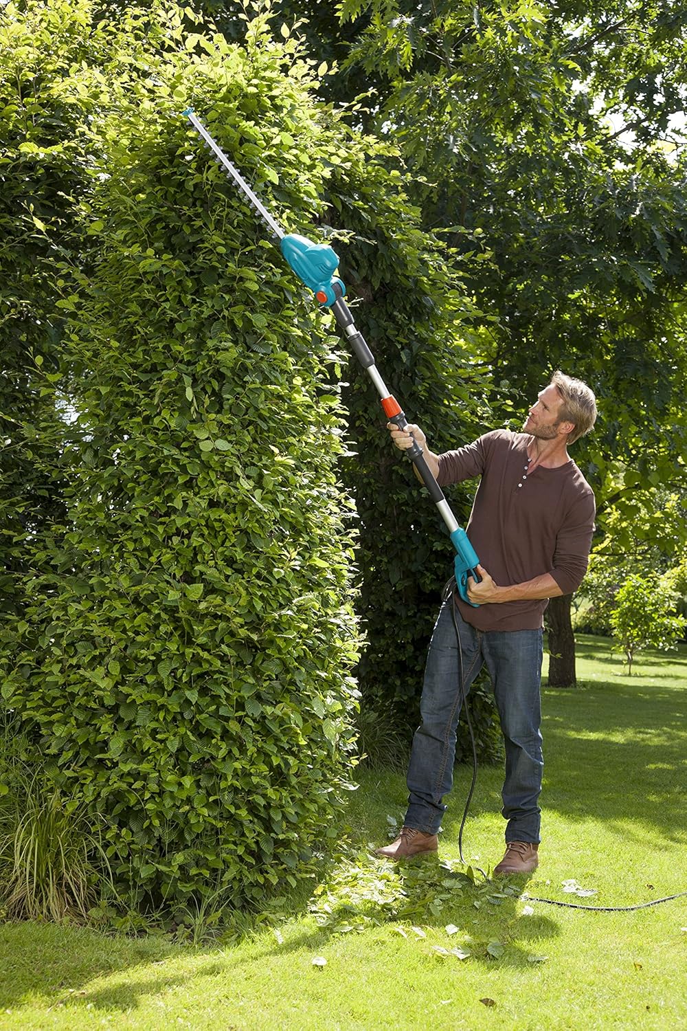 Gardena Teleskop-Heckenschere THS 500/48: Heckenschere mit 500 W, 3,5 m Reichweite, abwinkelbarer Kopf und Teleskopstiel, 48 cm Messerlnge, ergonomischer Griff und Anschlagschutz, (8883-20)