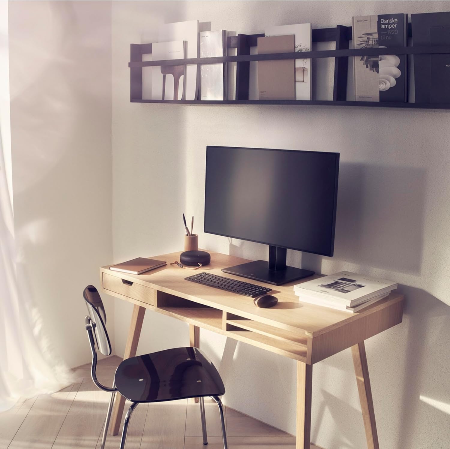 Bang & Olufsen Beosound A1 (2. Gen) – Kabelloser tragbarer IP67 wasserdichter Bluetooth-Lautsprecher mit 360-Grad-Sound, Alexa Voice Assistant & Speakerphone, 18 h Akkulaufzeit - Black Anthracite