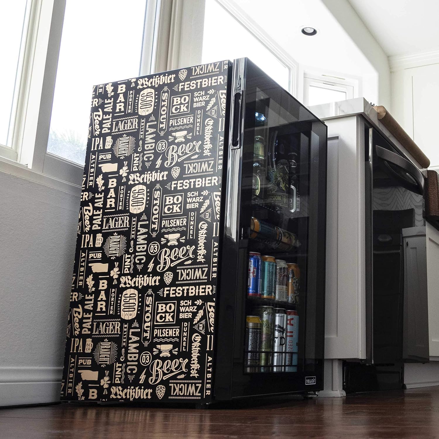 Getränkekühlschrank | Freistehender Kühlschrank für 126 Dosen mit Glastür mit Scharnier rechts | Mini-Getränkekühlschrank, perfekt für Bier, Wein, Limonade und kühlere Getränke