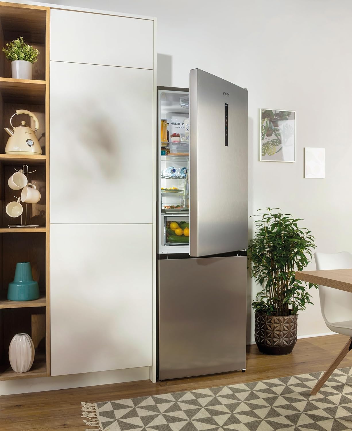 Gorenje N 619EAXL4 Kühl-Gefrier-Kombination/ LED Display/ 186 cm/ 300 l/ NoFrostPLus/ Gemüsefach mit Feuchteregler/ FastFreeze/ edelstahl