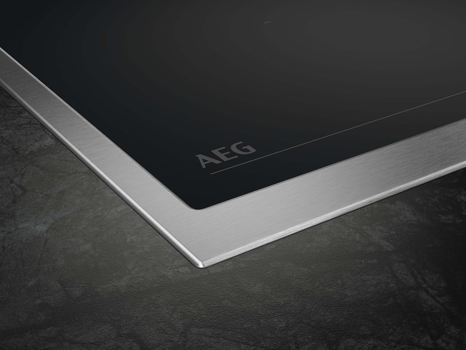 AEG IKE84441XB Autarkes Kochfeld / Herdplatte mit Touchscreen, Topferkennung & Hob²Hood-Funktion / Induktionskochplatte / 4 Kochzonen / Edelstahlrahmen / 80 cm Schwarz