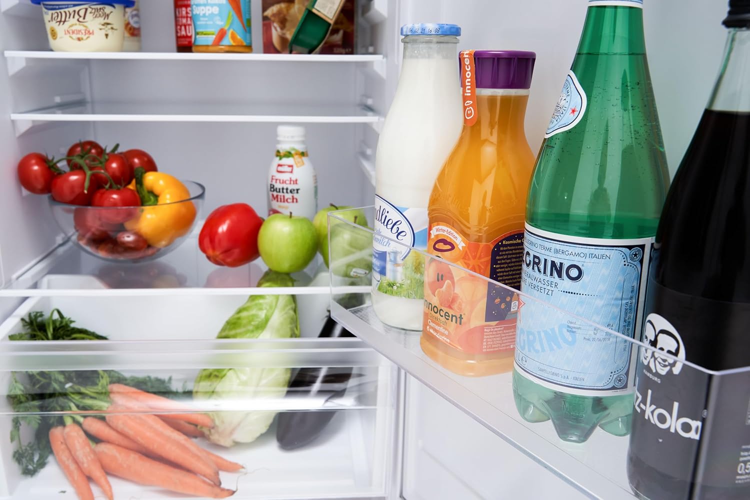 Respekta Retro-Kühlschrank mit Gefrierfach/in schwarz / 145 x 54 cm / 213 L Nutzinhalt/verstellbare Füße/automatisches Abtauverfahren/Schnellgefrierfunktion / KS144VS