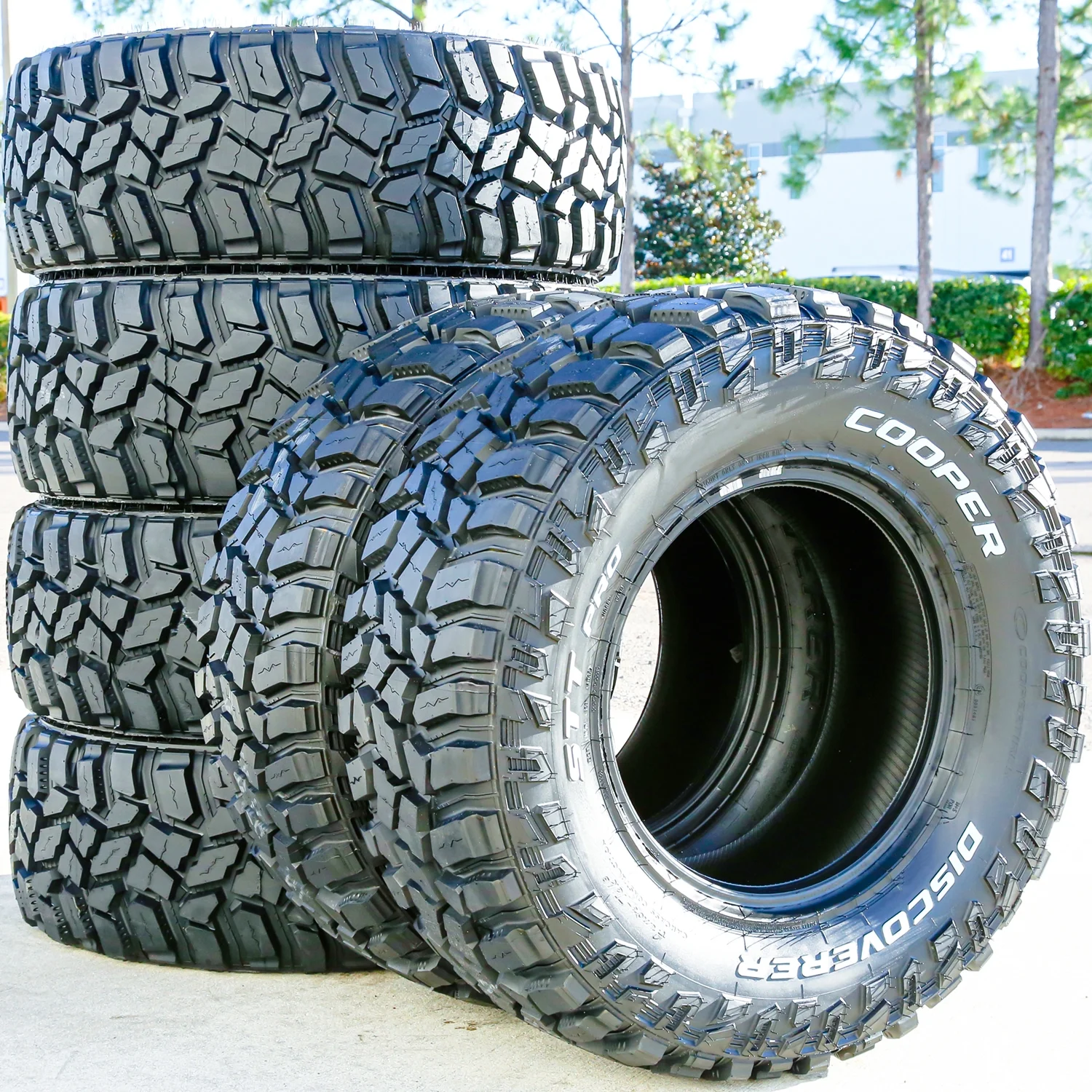 Set of 4 (FOUR) Cooper Discoverer STT Pro LT 275/70R18 125/122P E 10 Ply MT M/T Mud Tires