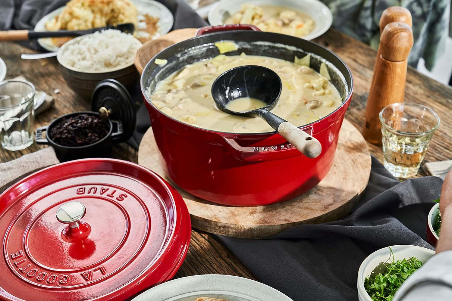STAUB Garnek żeliwny, okrągły 28 cm, 6,7 L, Czarny
