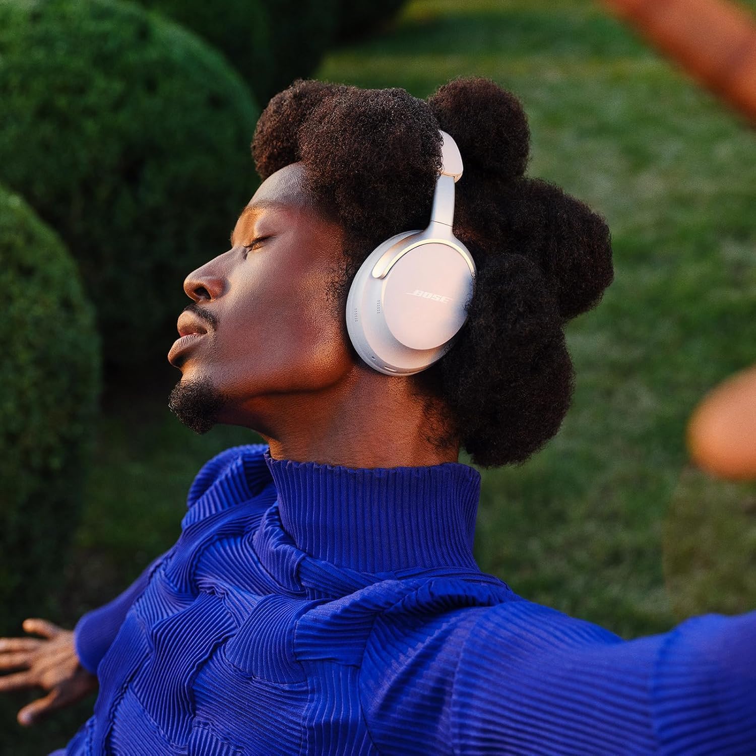 Bose QuietComfort Ultra Słuchawki bezprzewodowe z redukcją szumów i dźwiękiem przestrzennym, słuchawki nauszne z mikrofonem, do 24 godzin pracy na akumulatorze, Czarny