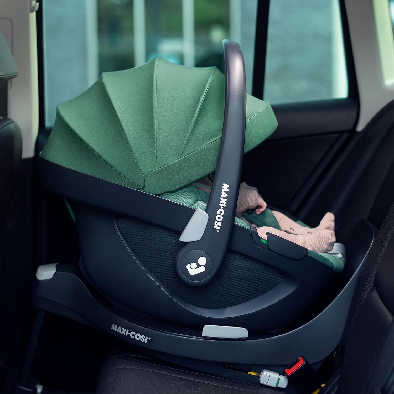 Maxi-Cosi Pearl 360 dla niemowlaka i-Size, Fotelik samochodowy obrotowy 360, od 3 miesięcy do 4 lat (61–105 cm), Obracanie jedną ręką, ClimaFlow, Uprząż z systemem Easy-In, G-CELL, Authentic Graphite