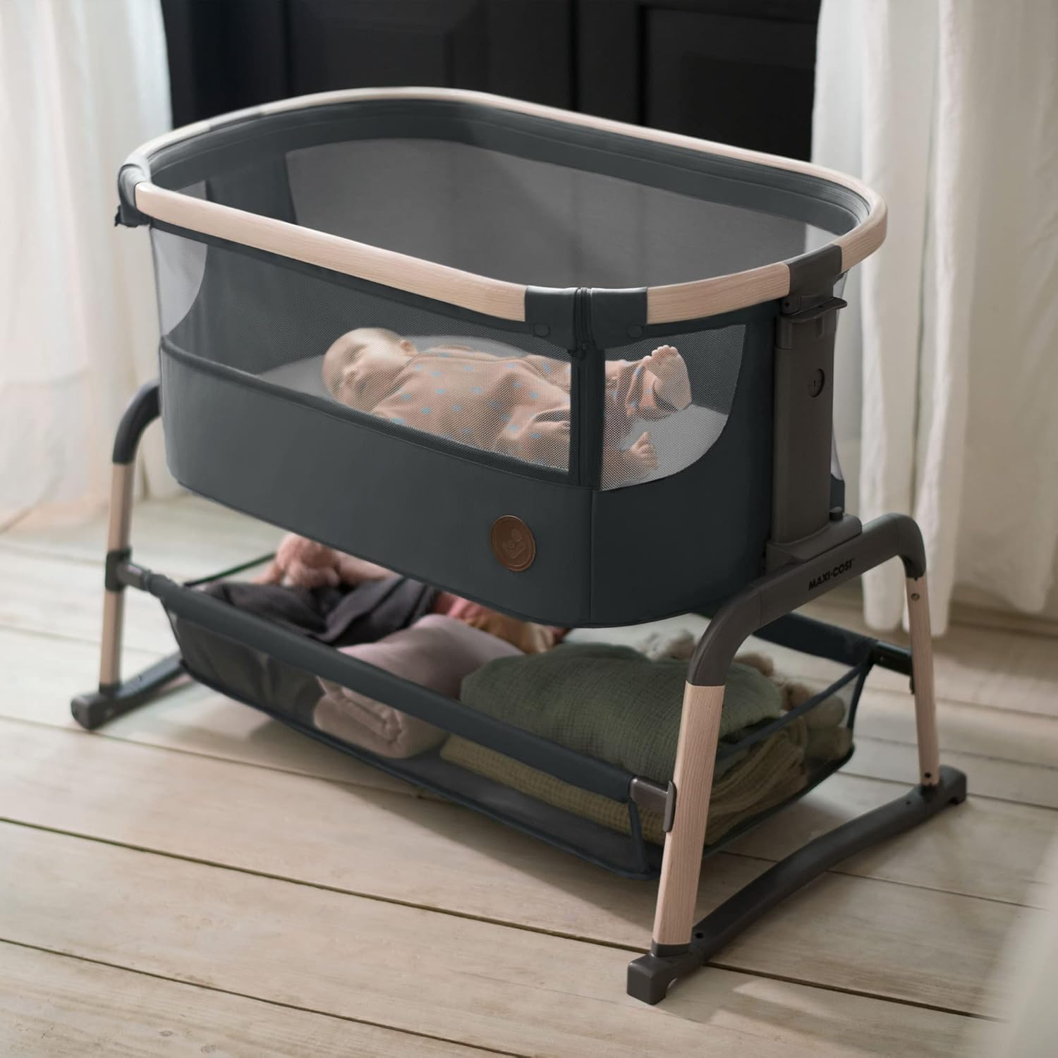 Maxi-Cosi Iora Air Łóżeczko Przystawka, Siatka do okoła, 0–6 mies., maks. 9 kg, Tryb bujania, 4 Poz. Odchylenia i 5 Wysokości, Łatwe Przesuwanie, Wygodny Materac, Łatwe Przenoszenie, Beyond Grey