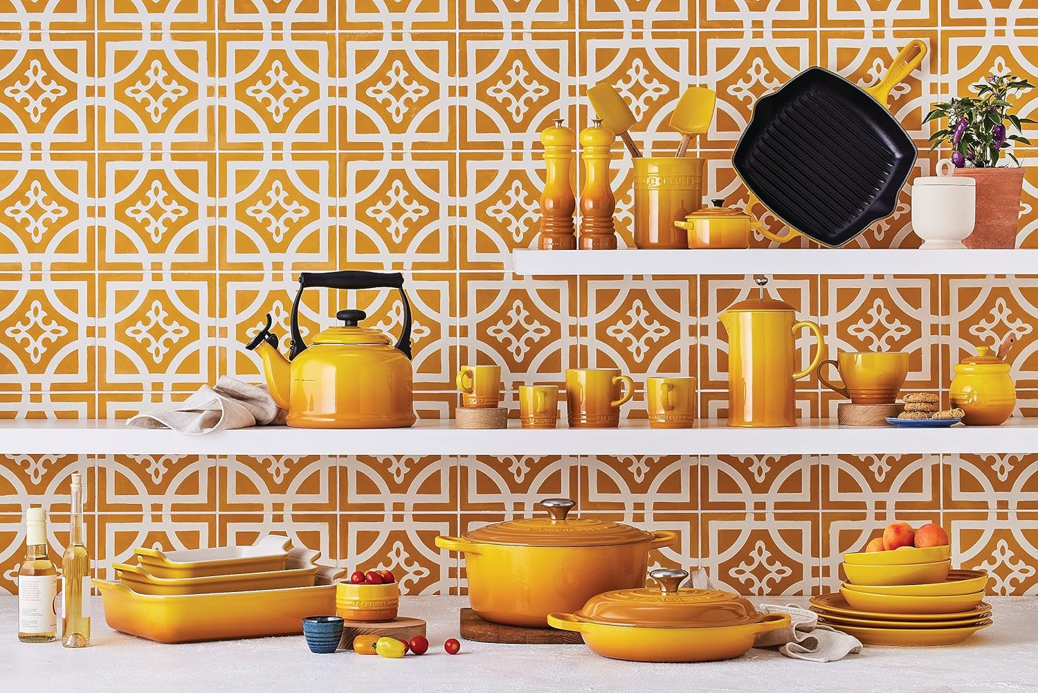 Le Creuset Signature żeliwny garnek Gourmet, okrągły, Ø 30 cm, 3,5 l, do wszystkich rodzajów kuchenek włącznie z indukcyjnymi, 5,55 kg, czerwony piec