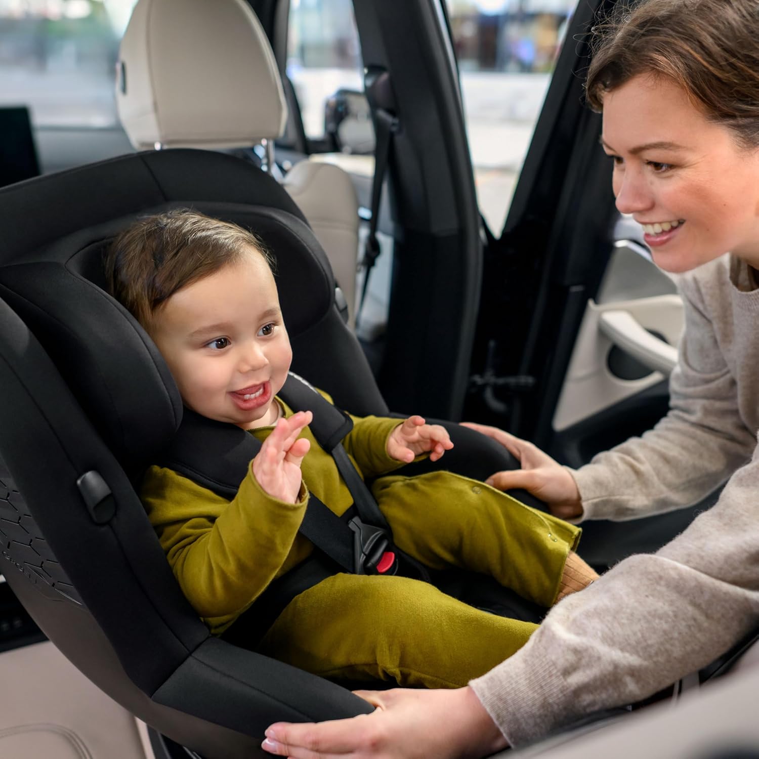 Maxi-Cosi Mica 360 S, Fotelik samochodowy obrotowy 360, 3 miesiące–4 lata (61–105 cm), Obracanie FlexiSpin, 5 pozycji odchylenia, Ochrony G-CELL, Zaczepy na pasy uprzęży Easy-in, Tonal Black