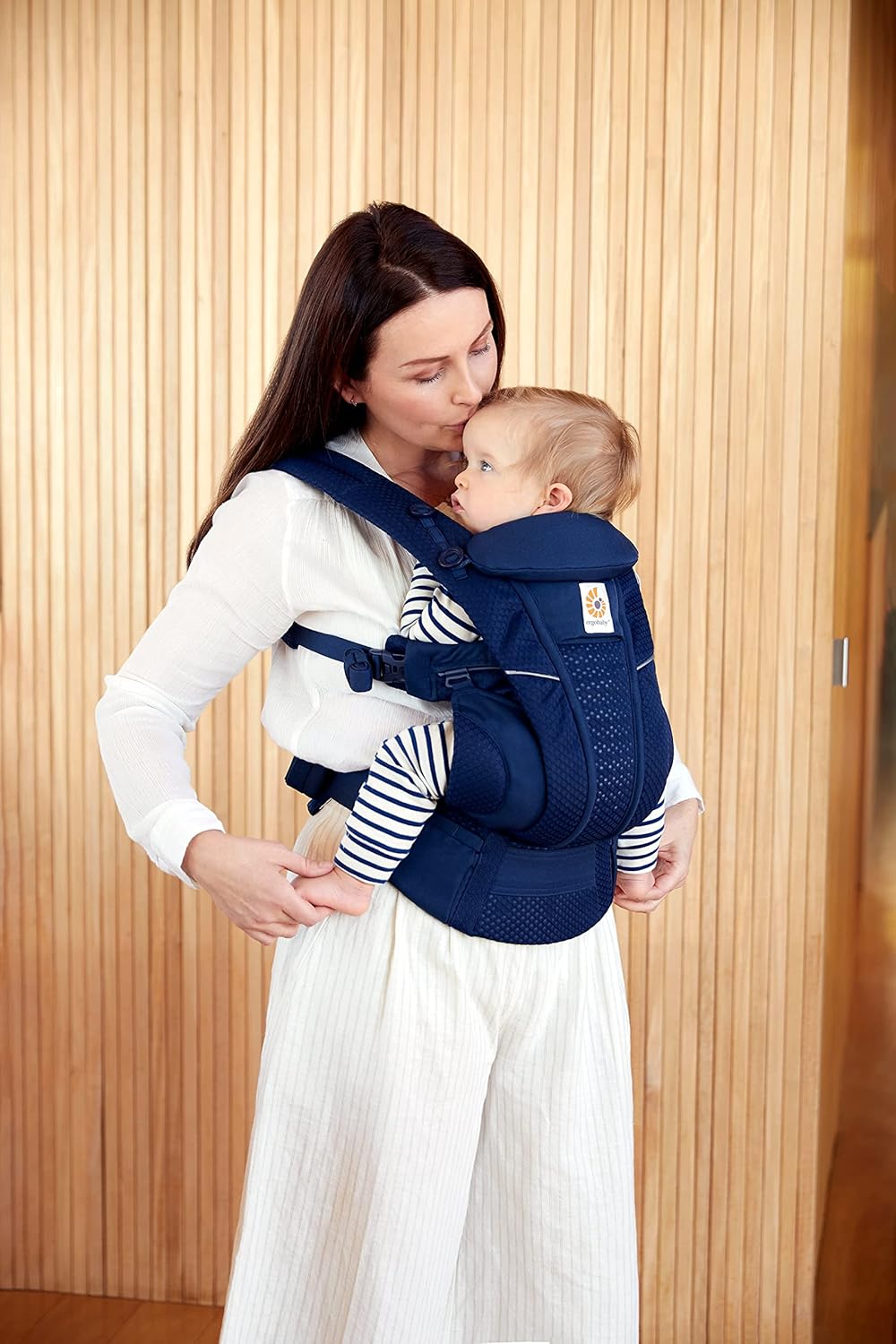 Ergobaby Omni Breeze Nosidełko dla noworodków od urodzenia do 20 kg, 4 pozycje SoftFlex Mesh Ergonomiczne nosidełko dla niemowląt Nosidełko do noszenia na plecach, Graphite Grey