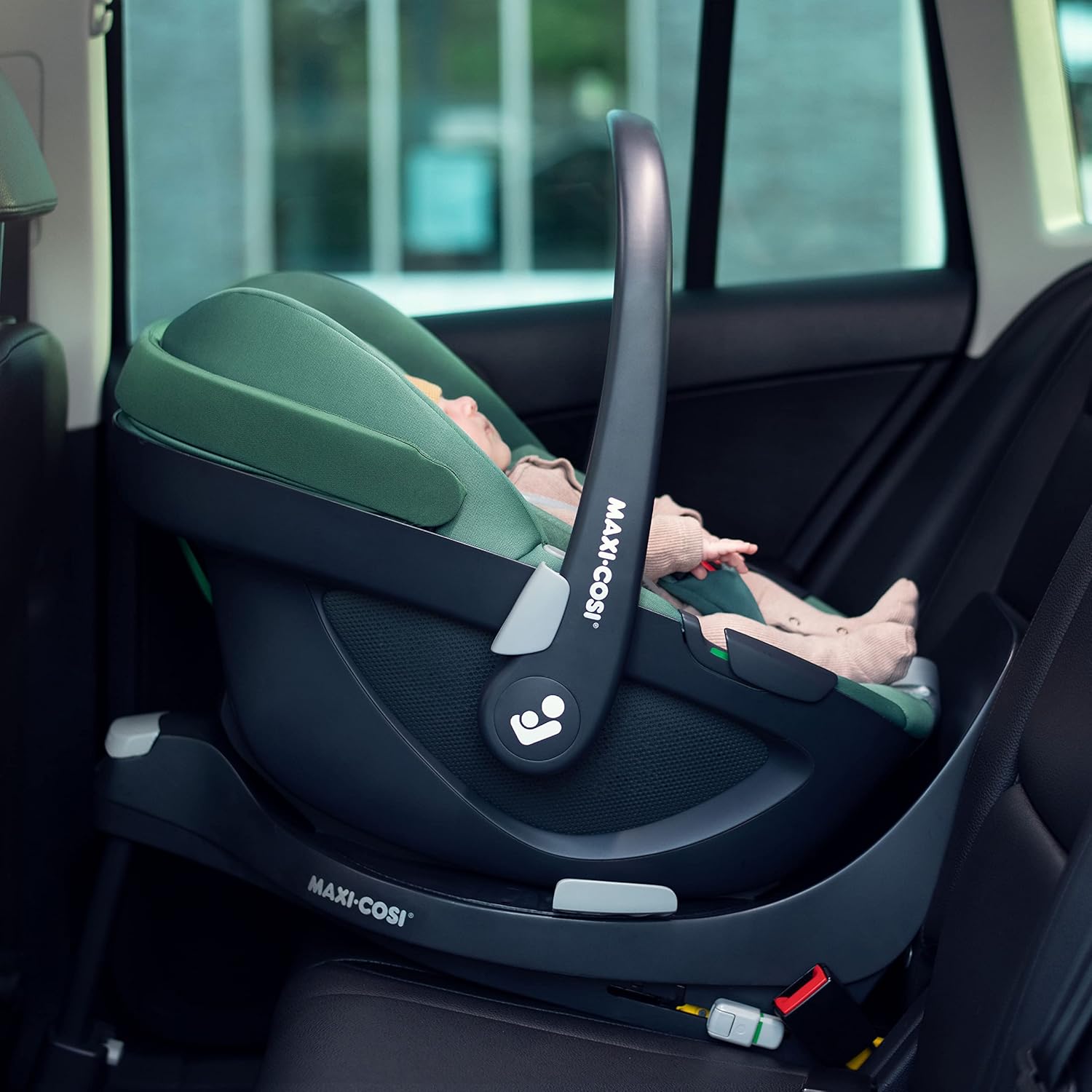 Maxi-Cosi Pearl 360 dla niemowlaka i-Size, Fotelik samochodowy obrotowy 360, od 3 miesięcy do 4 lat (61–105 cm), Obracanie jedną ręką, ClimaFlow, Uprząż z systemem Easy-In, G-CELL, Authentic Graphite