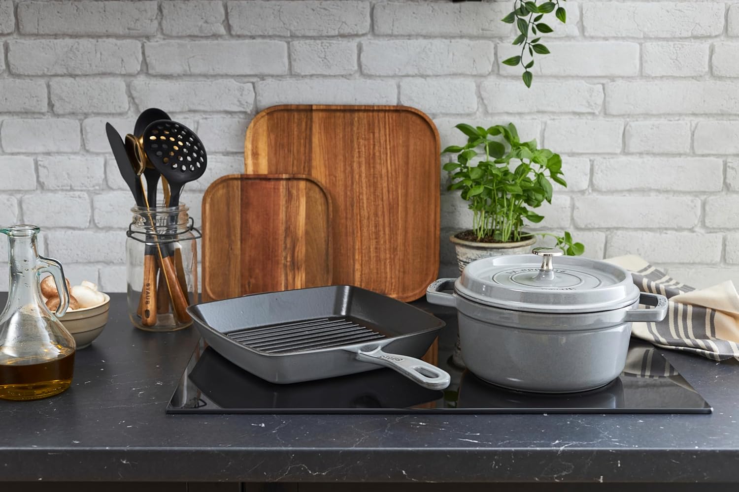 STAUB Garnek żeliwny, okrągły 28 cm, 6,7 L, Czarny